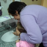 Dentista cuidando dos dentes